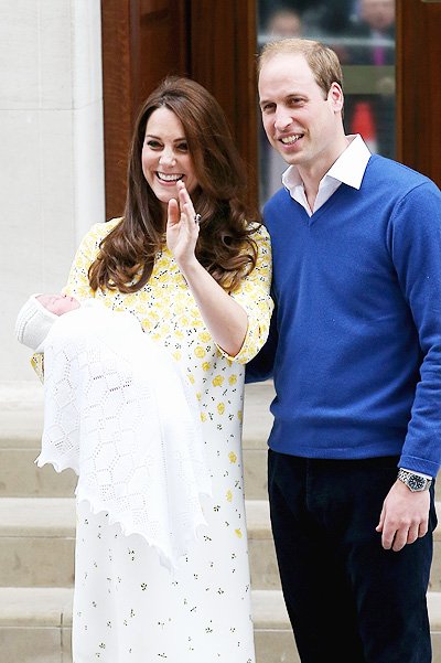Герцогиня Кэтрин и принц Уилльям с новорожденной дочерью