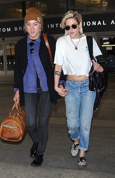 Кристен Стюарт и Алисия Каргайл в аэропорту Лос-Анджелеса