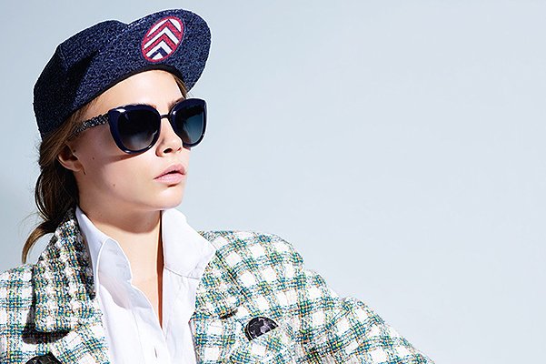Кара Делевинь в рекламной кампании солнцезащитных очков и оптических оправ Chanel весна 2016