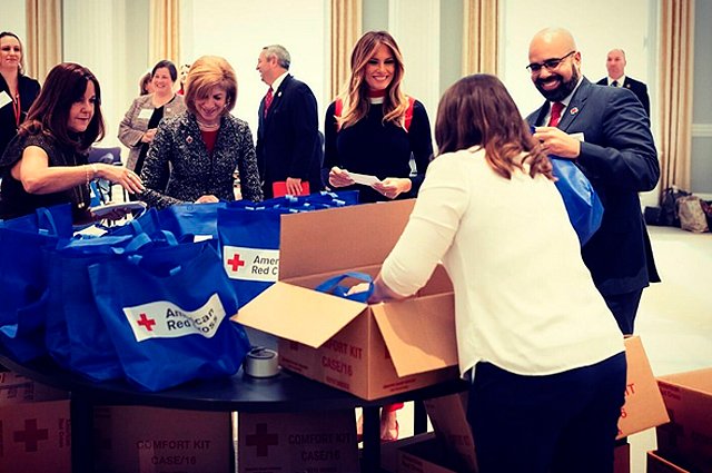 Мелания Трамп в штаб-квартире Красного Креста в Вашингтоне