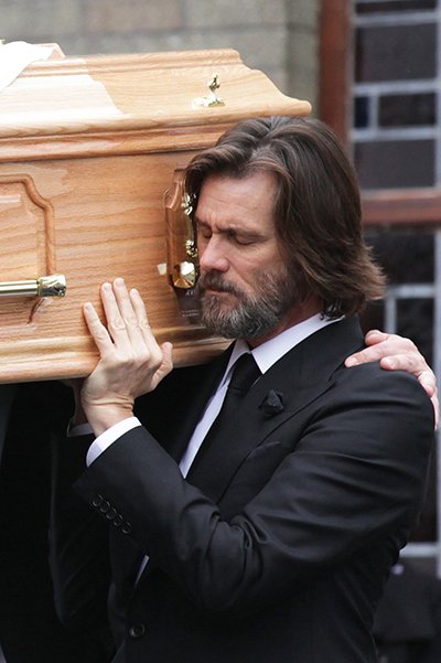 Джим Керри на похоронах Катрионы Уайт