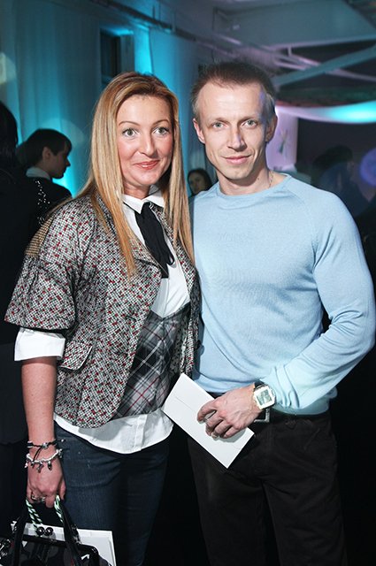 Антон Комолов с супругой