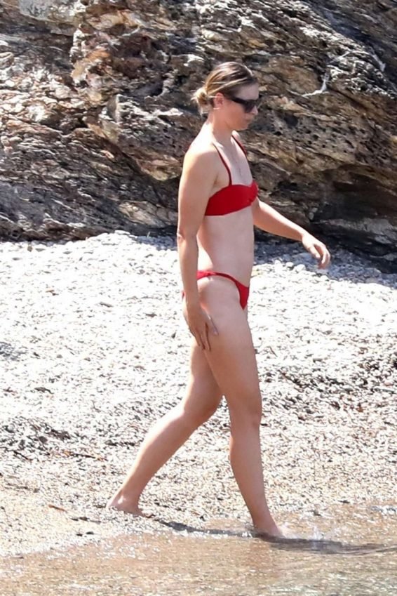 Maria Sharapova 2019 : Maria Sharapova in Red Bikini 2019-05