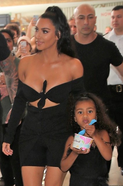 Ким Кардашьян с дочкой