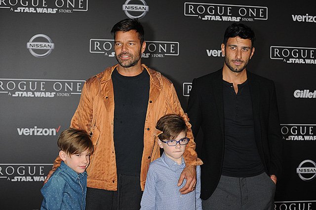 Рики Мартин и Джван Юзеф с сыновьями Маттео и Валентино