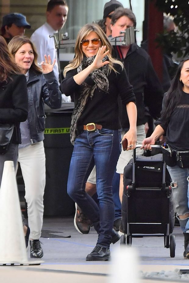 Jennifer Aniston: Leaves set of her new show for Apple -04