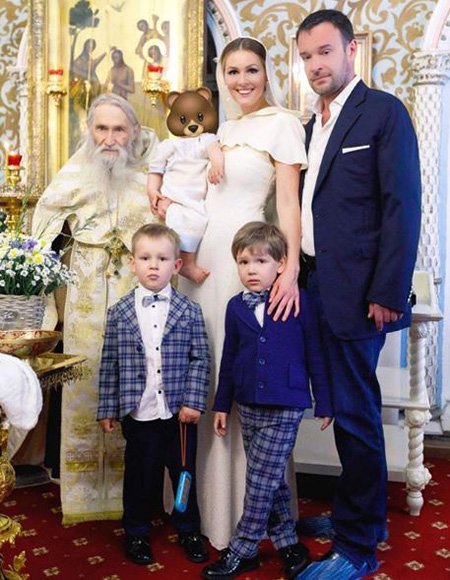 Мария Кожевникова с семьей