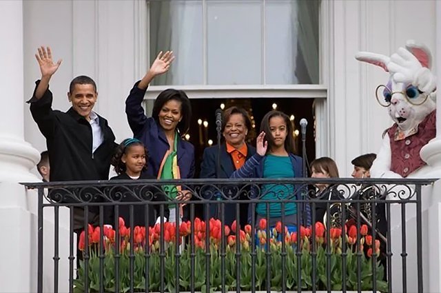 Барак и Мишель Обама с дочерьми Сашей и Малией и мамой Мишель Марией Робинсон
