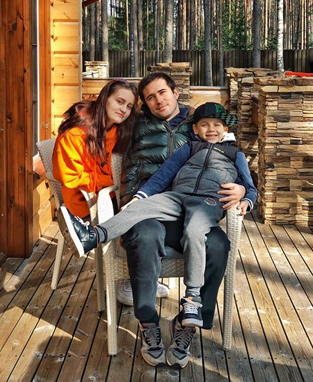 Александр Кержаков с дочерью Дарьей и сыном Игорем