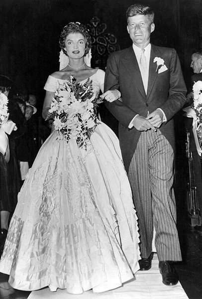 Фото №46 - 16 самых известных, красивых и дорогих свадебных платьев за всю историю