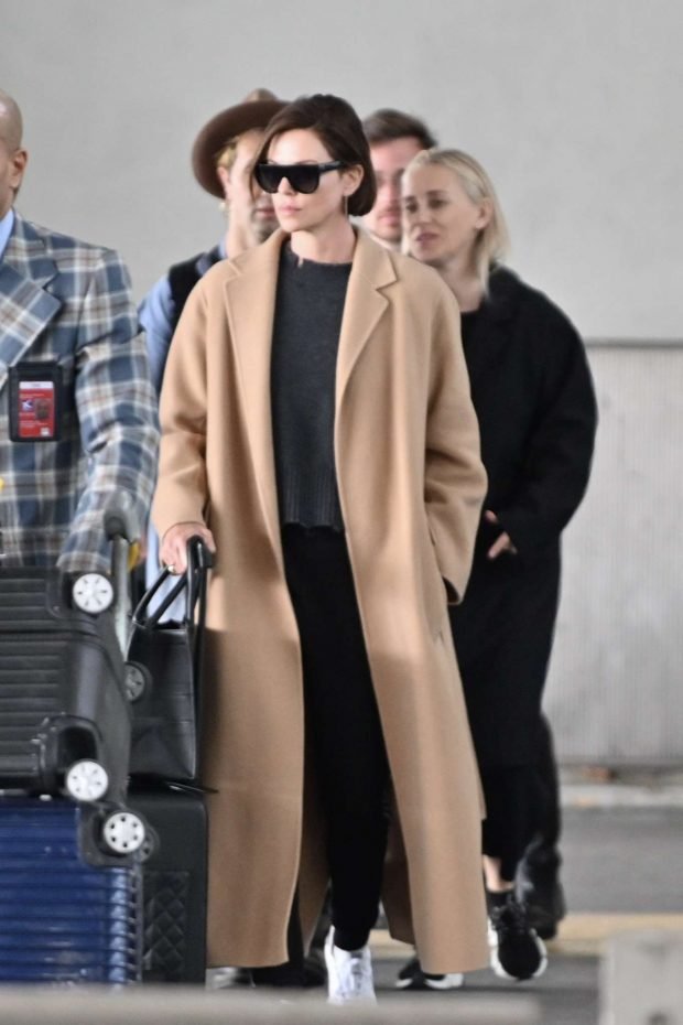 Charlize Theron - Arrives at Charles de Gaule Airport in Paris