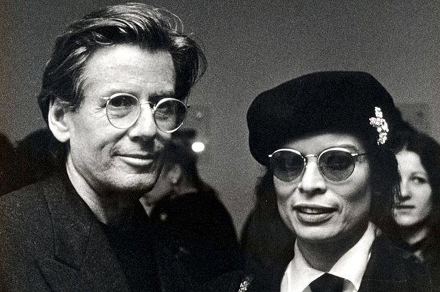 Кельвин Кляйн и Бьянка Джаггер на презентации коллекции очков Calvin Klein в 1992 году