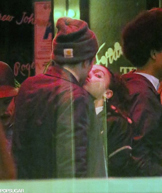 Robert Pattinson and FKA Twigs Kissing in LA | POPSUGAR Celebrity